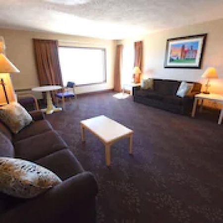 Bridge Vista Beach Hotel And Convention Center Mackinaw City Extérieur photo