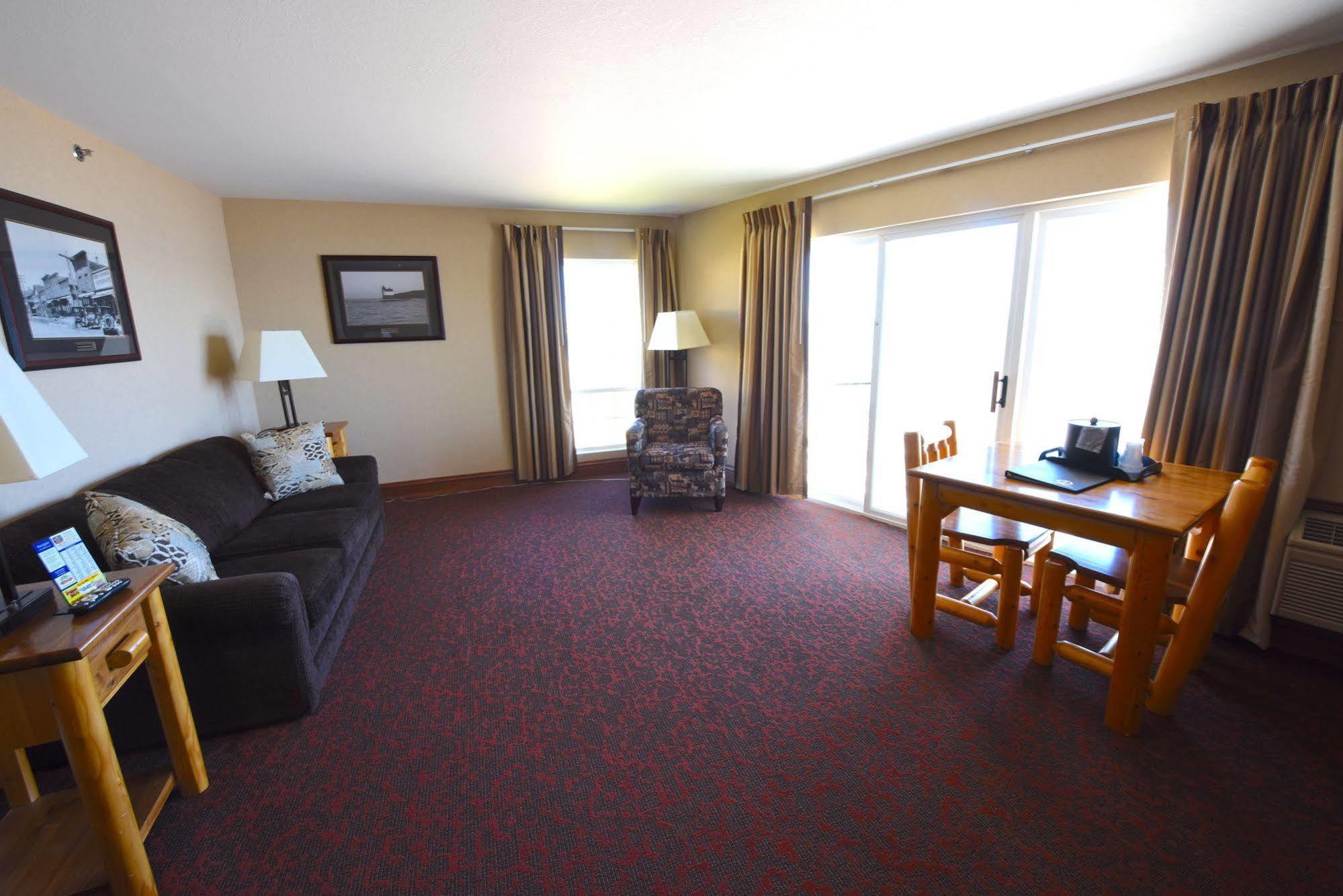 Bridge Vista Beach Hotel And Convention Center Mackinaw City Extérieur photo