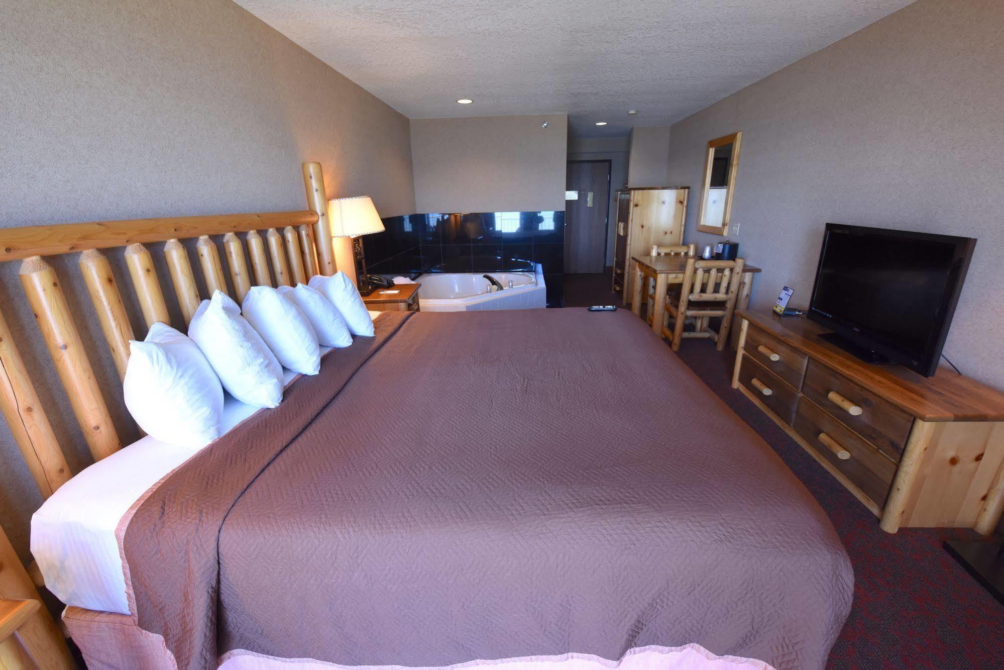 Bridge Vista Beach Hotel And Convention Center Mackinaw City Extérieur photo