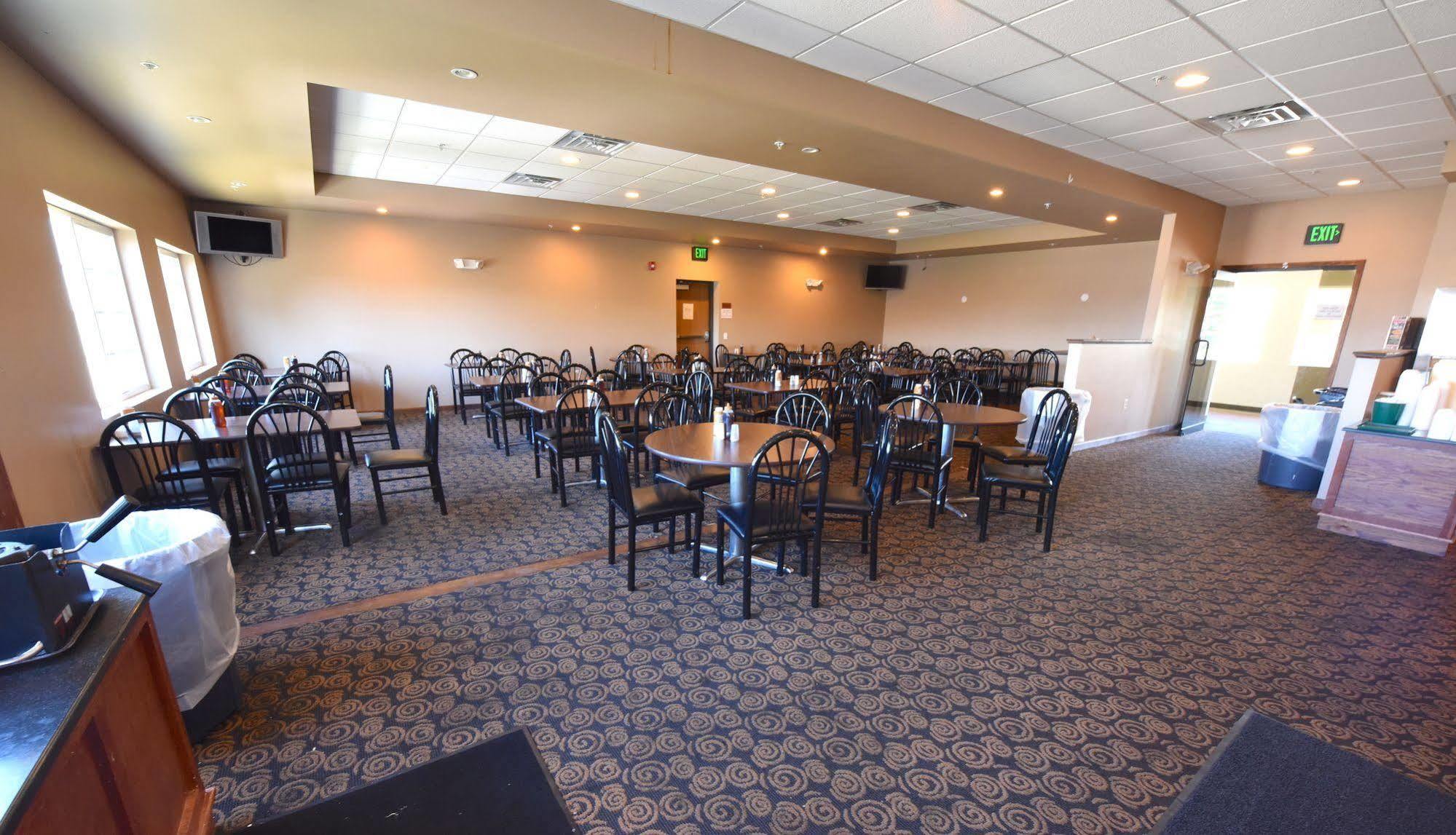 Bridge Vista Beach Hotel And Convention Center Mackinaw City Extérieur photo